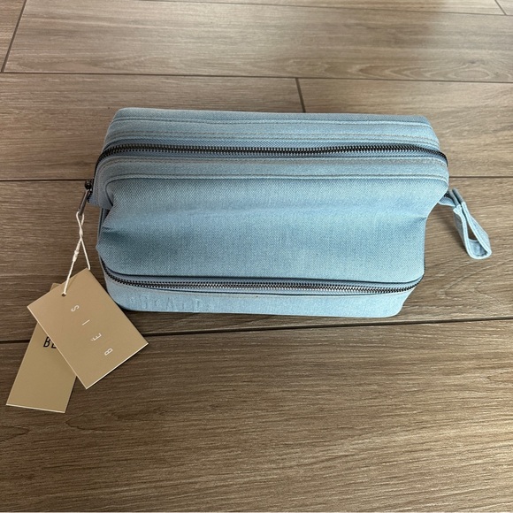 NWT GAP x BEIS The Dopp Kit Denim Blue Limited Edition - Picture 6 of 7